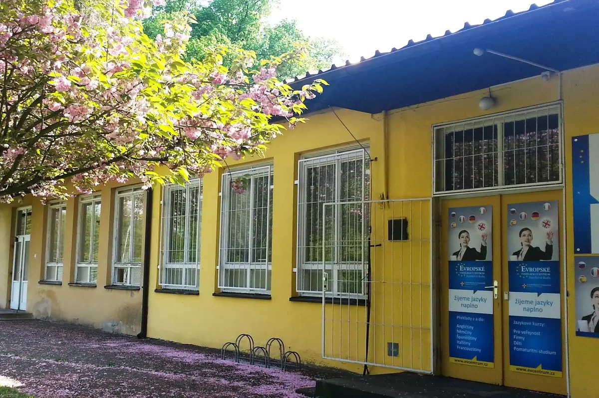 EVROPSKÉ VZDĚLÁVACÍ CENTRUM - jazyková škola